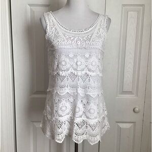 Jennie and Marlis crochet top Sm